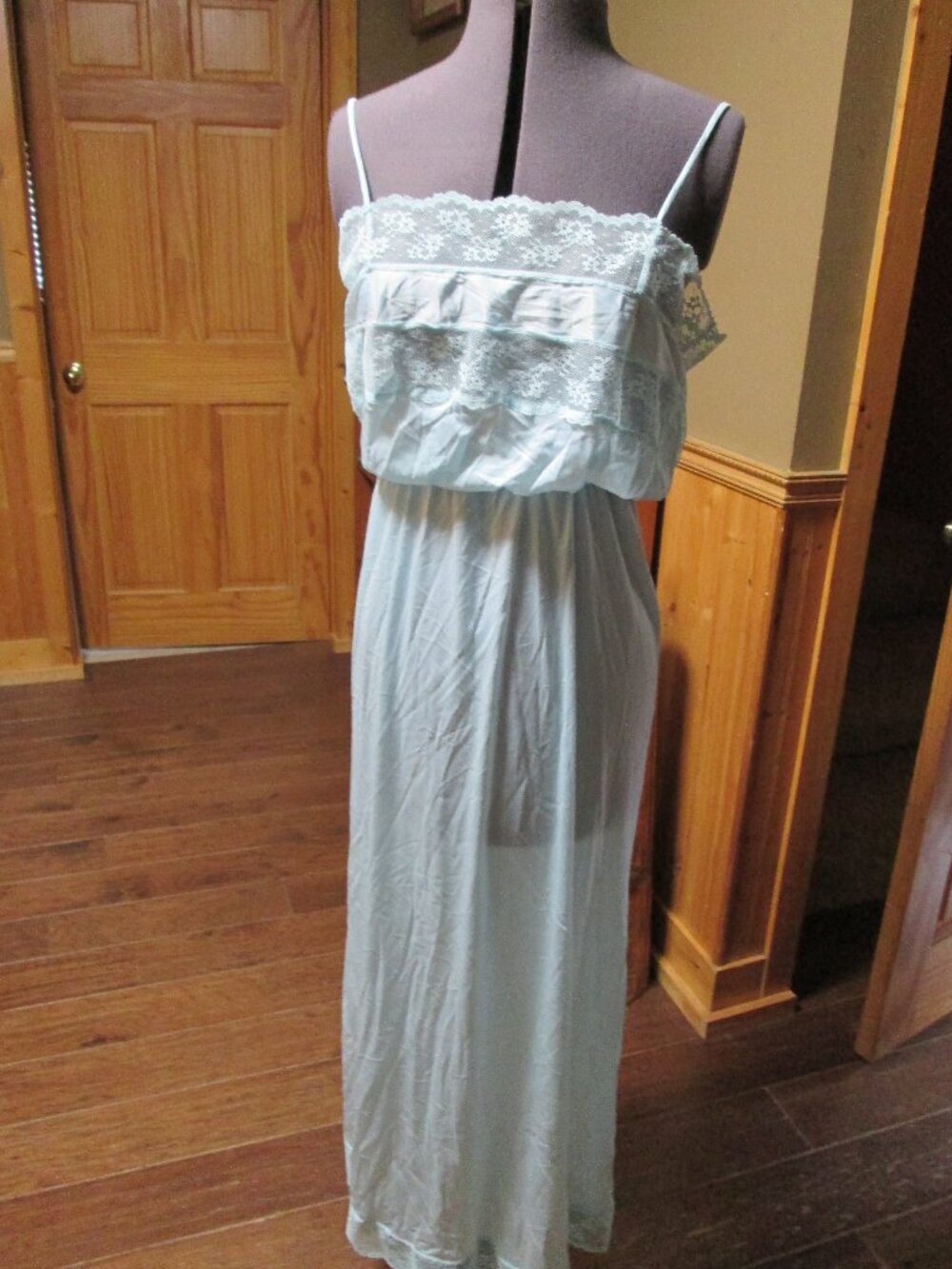 Avian vtg Lingerie nightgown blue lace nylon glam gown long flow glam